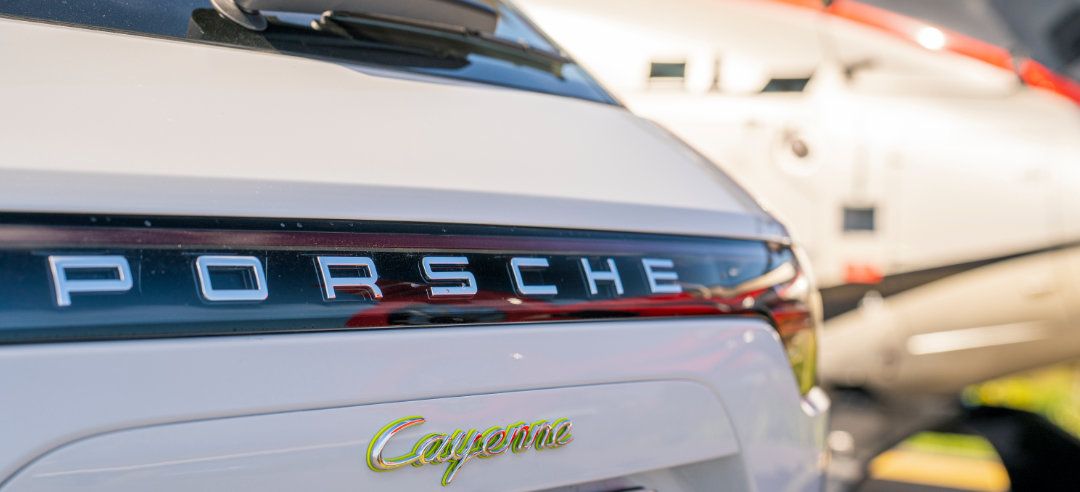 Rent Porsche Cayenne Hybrid